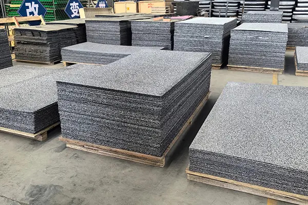 泡沫铝板的孔隙率、孔径大小对性能有什么影响？如何选择？